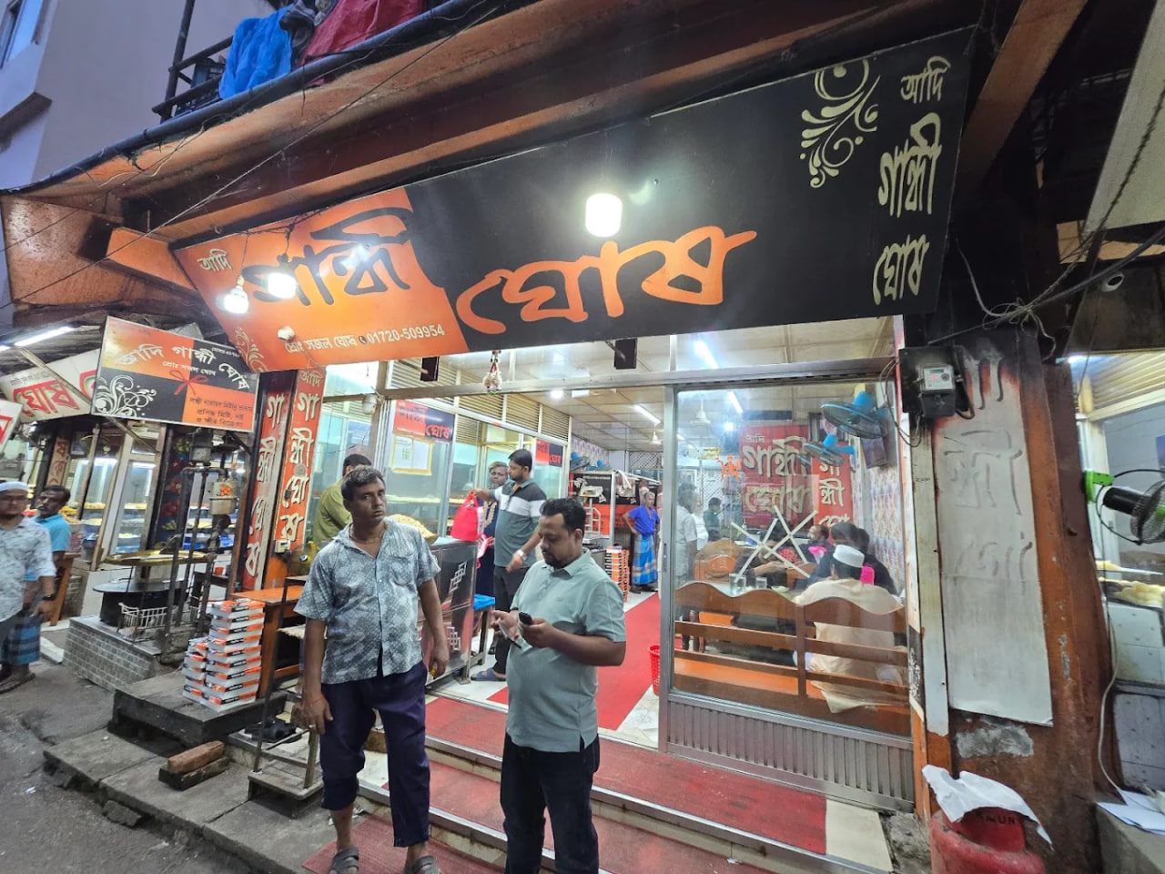 শতবর্ষের রসনা বিলাস: চাঁদপুরের ইলিশের সাথে পাল্লা দিচ্ছে মতলবের ‘ক্ষীর’