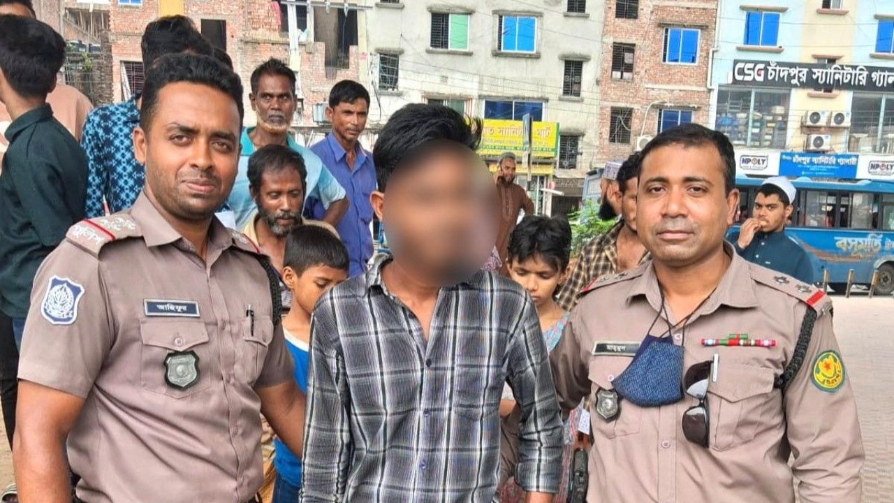 পল্লবীতে ছিনতাইকালে হাতেনাতে ছিনতাইকারী আটক
