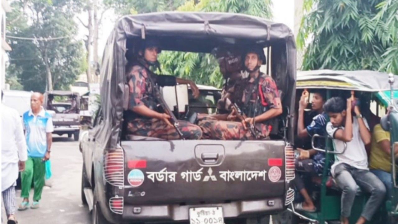 গোপালগঞ্জে ৫ আগস্ট ঘিরে বাড়তি নিরাপত্তা, মাঠে ৫ প্লাটুন বিজিবি