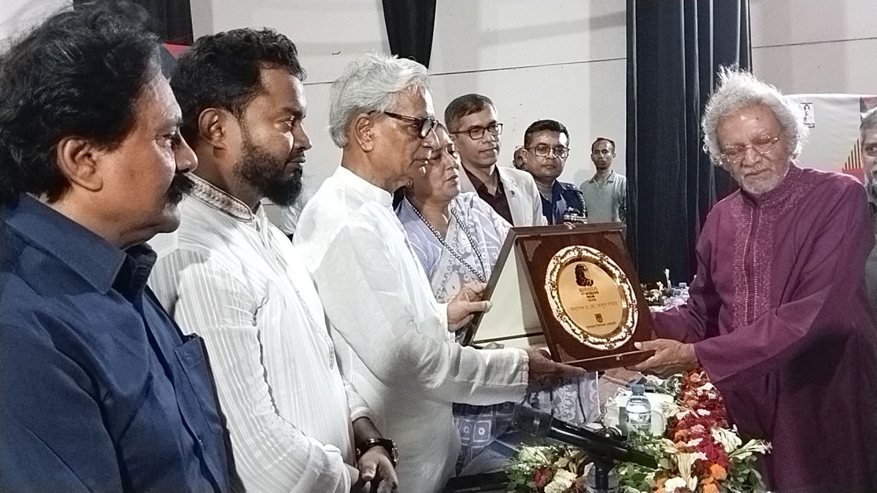 বিশ্ববরেণ্য চিত্রশিল্পী এস এম সুলতানের জন্মবার্ষিকী পালিত