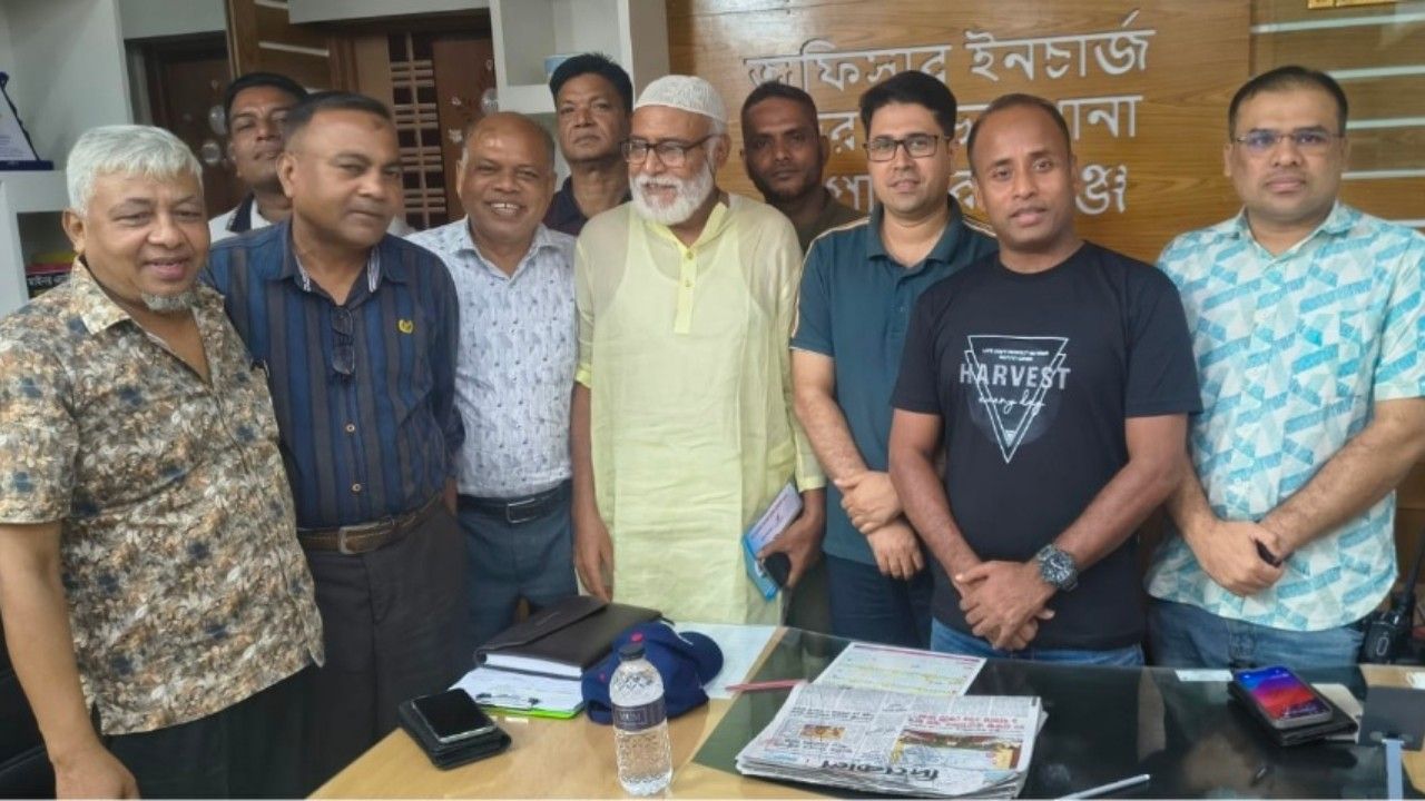 চাঁপাইনবাবগঞ্জে দুই শ্রমিক সংগঠনের বিরোধের মীমাংসা, চাঁদা ভাগাভাগির সিদ্ধান্ত