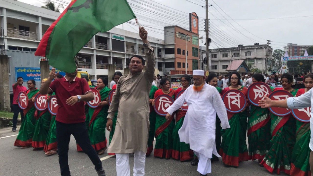 ভালো বাসা দিয়ে সাধারণ জনতাকে দলে আনতে হবে