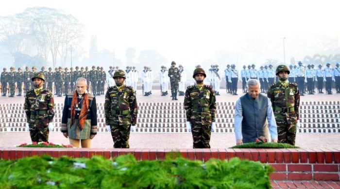 স্মৃতিসৌধে বীর শহীদদের প্রতি শ্রদ্ধা জানিয়েছেন অন্তর্বর্তী সরকারের প্রধান উপদেষ্টা ড. মুহাম্মদ ইউনূস এবং ঢাকা সফররত তিমুর-লেস্তের প্রেসিডেন্ট জোসে রামোস-হোর্তা।